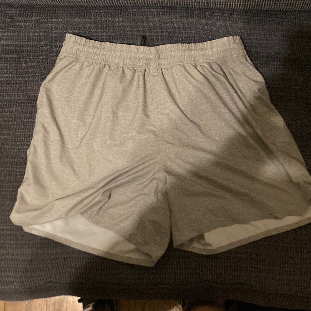 Mens all in motion, 5in running shorts, Sz Medium